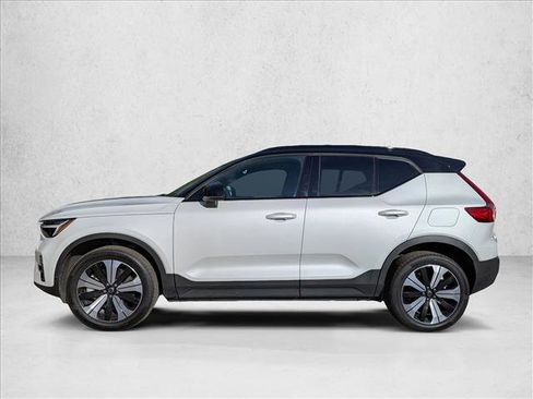 Certified 2023 Volvo XC40 Recharge Plus image 8