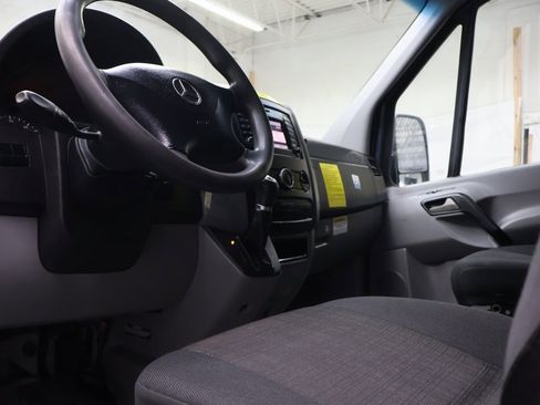 Used 2018 Mercedes-Benz Sprinter 2500 image 16