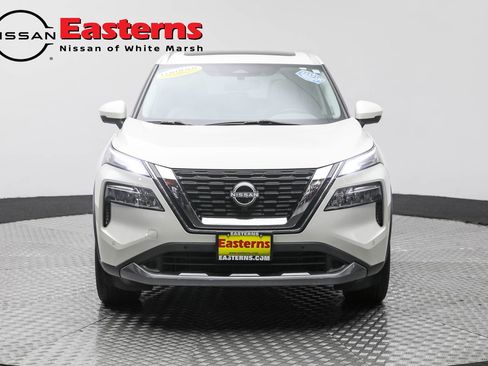 Used 2023 Nissan Rogue SL w/ SL Premium Package image 2