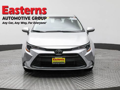 Used 2023 Toyota Corolla LE image 2