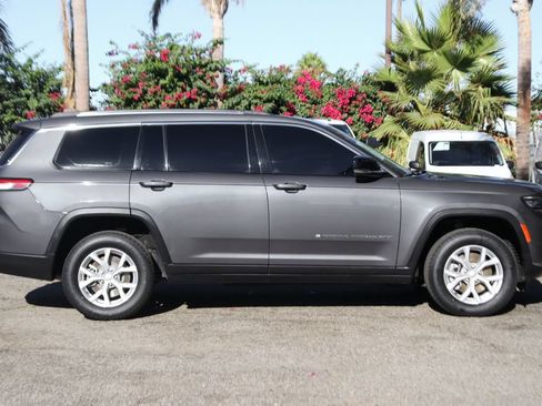 Used 2023 Jeep Grand Cherokee L Limited AWD/4WD image 12