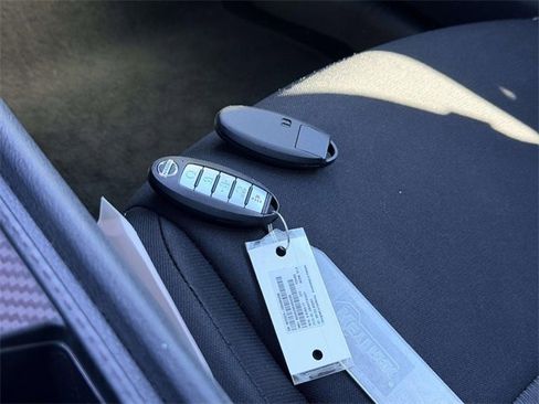 Used 2021 Nissan Sentra SV image 3