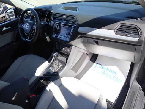 Used 2020 Volkswagen Tiguan S image 27
