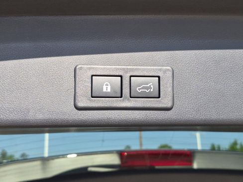 Used 2025 Subaru Ascent Limited AWD/4WD image 11