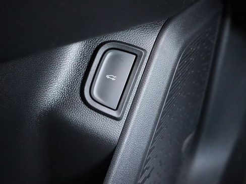 New 2026 Chevrolet Equinox LT w/ Convenience Package II image 17