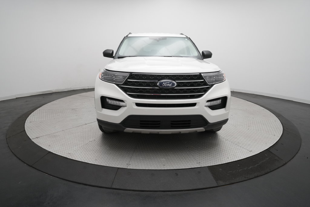 Used 2021 Ford Explorer XLT w/ Equipment Group 202A AWD/4WD image 11