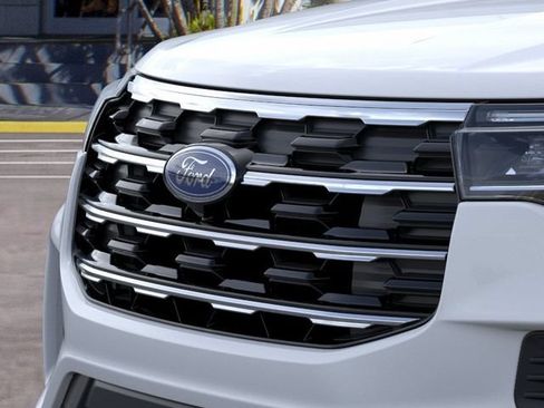 New 2026 Ford Explorer Active RWD image 18