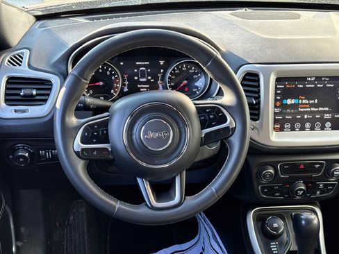 Used 2021 Jeep Compass Latitude image 16