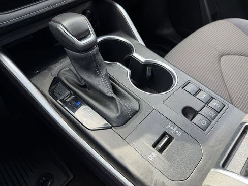 Certified 2024 Toyota Highlander LE image 17