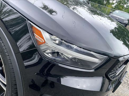 Used 2021 Volvo XC40 T5 R-Design w/ Climate Package AWD/4WD image 32