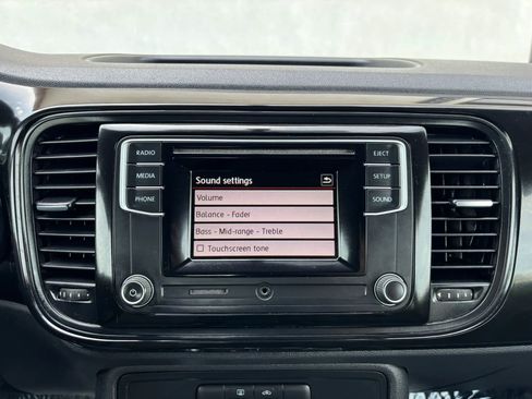 Used 2019 Volkswagen Beetle 2.0T S image 32