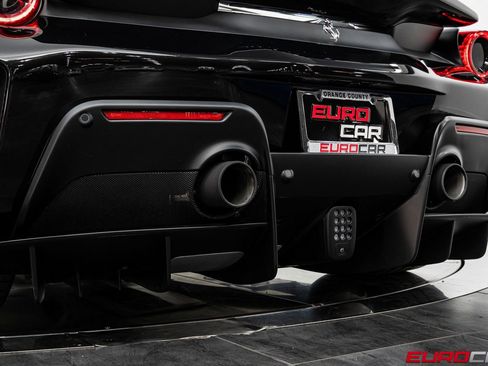 Used 2020 Ferrari 488 Pista Coupe image 27