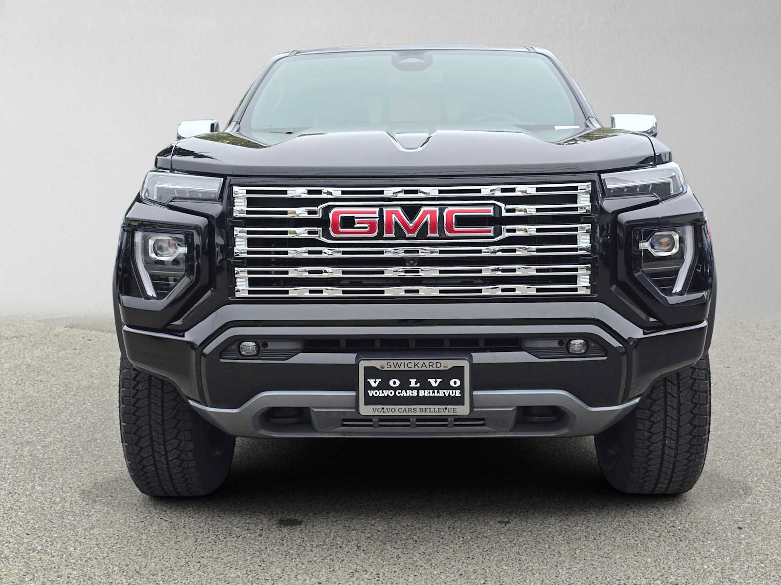 Used 2025 GMC Canyon Denali w/ LPO, Denali Black Edition AWD/4WD image 8