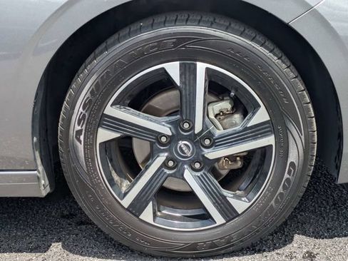Used 2024 Nissan Sentra SV FWD image 11