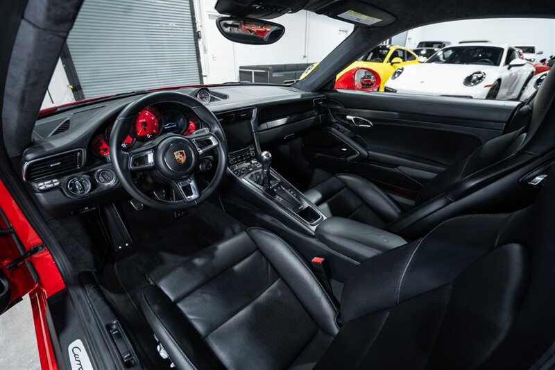 Used 2019 Porsche 911 Carrera GTS RWD image 18