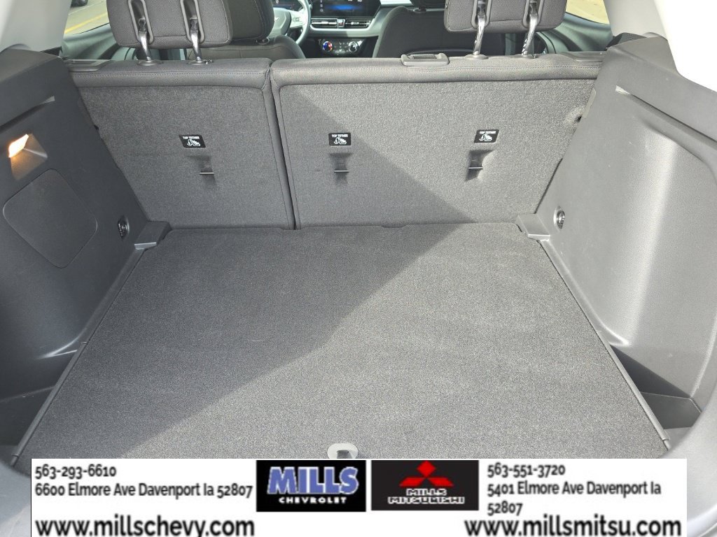Used 2024 Chevrolet TrailBlazer LT w/ LT Cold Weather Package FWD image 16
