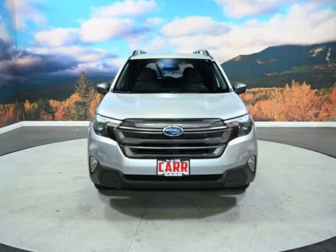 Used 2025 Subaru Forester Premium AWD/4WD image 3