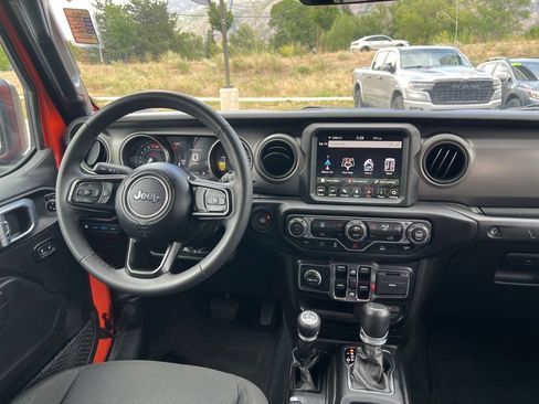 Used 2023 Jeep Wrangler Unlimited AWD/4WD image 21