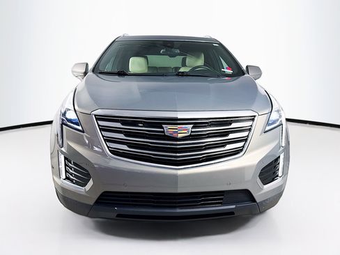 Used 2018 Cadillac XT5 Premium Luxury w/ Driver Assist Package FWD image 3