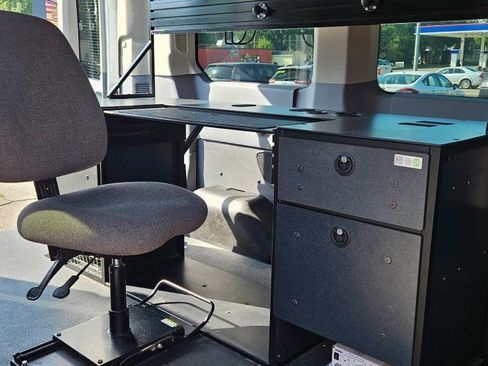 Used 2017 Ford Transit 150 XLT image 13