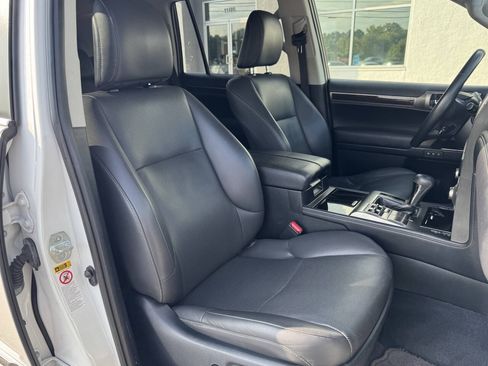 Used 2016 Lexus GX 460 w/ Comfort Package AWD/4WD image 9