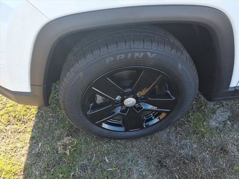 Used 2022 Jeep Compass Latitude image 21