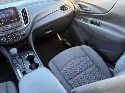 Certified 2024 Chevrolet Equinox LT FWD image 17