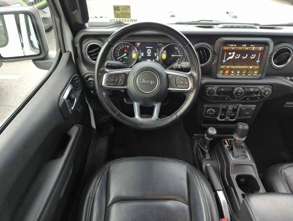 Used 2022 Jeep Wrangler Unlimited Sahara AWD/4WD image 13