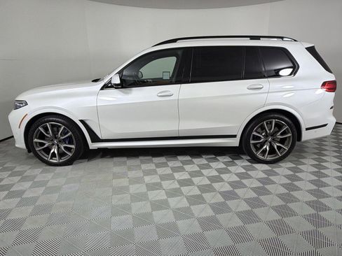 Used 2022 BMW X7 M50i w/ Executive Package image 2