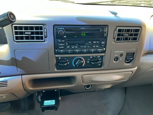 Used 2001 Ford F350 2WD SuperCab DRW Super Duty image 26