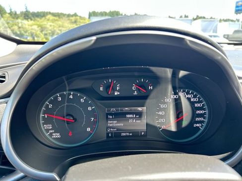Used 2024 Chevrolet Malibu LT w/ Sport Edition FWD image 11