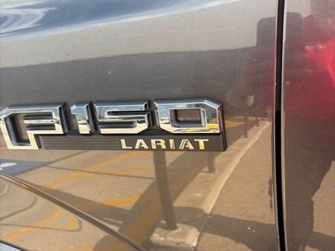 Used 2018 Ford F150 Lariat w/ Equipment Group 502A Luxury AWD/4WD image 2