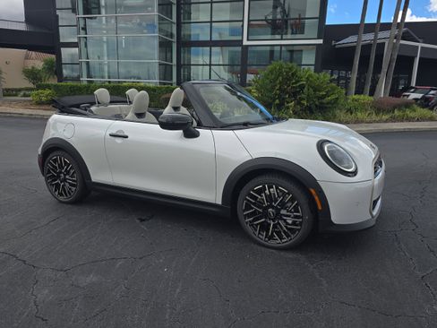 New 2026 MINI Cooper S image 2