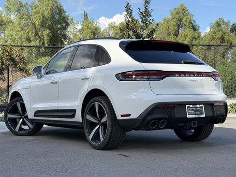 Used 2024 Porsche Macan image 3