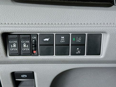 Used 2018 Honda Odyssey EX-L image 17