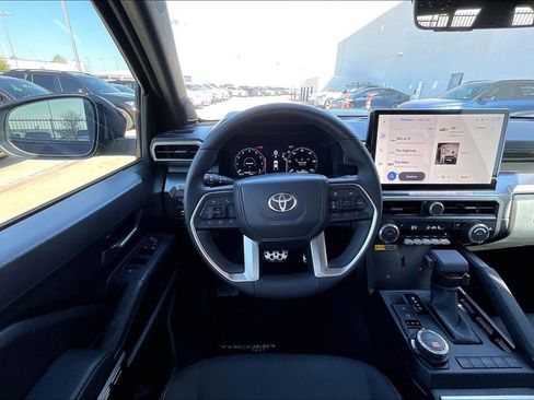 Used 2025 Toyota Tacoma TRD Sport w/ TRD Sport Upgrade Package image 8