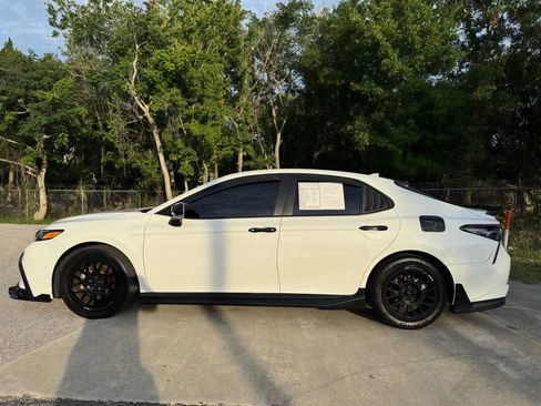 Used 2023 Toyota Camry SE FWD image 14