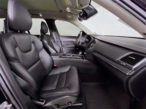 Used 2020 Volvo XC90 T6 Momentum w/ Protection Package Premier image 42