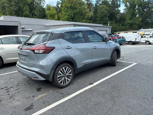 Used 2023 Nissan Kicks SV FWD image 11