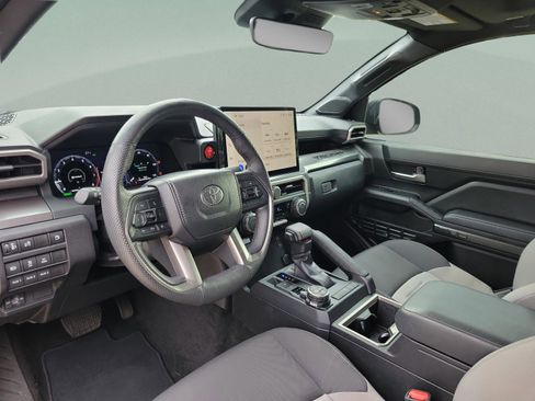 Used 2024 Toyota Tacoma TRD Off-Road image 6