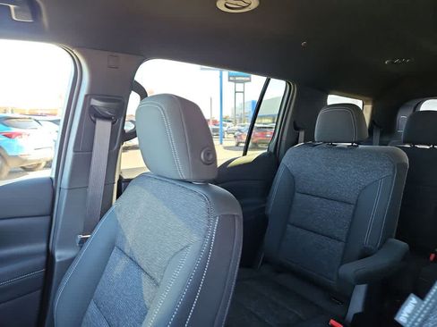 Used 2025 Chevrolet Traverse LT FWD image 22