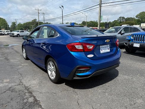 Used 2018 Chevrolet Cruze LT FWD image 9