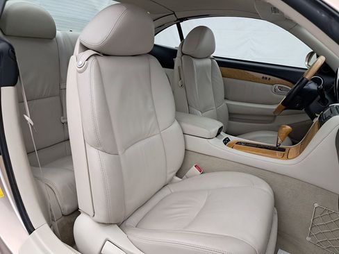 Used 2002 Lexus SC 430 Convertible image 29