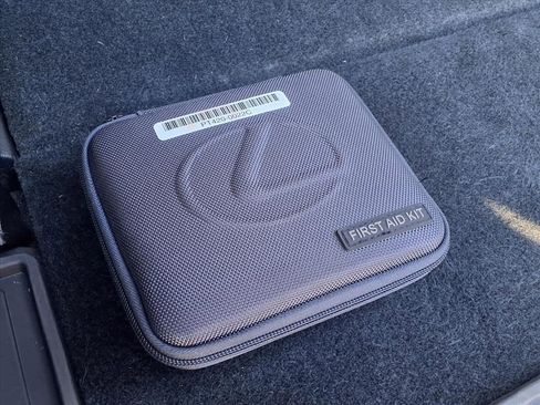 Used 2023 Lexus GX 460 Premium w/ Accessory Package image 34