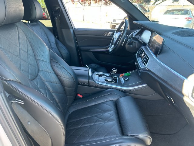 Used 2023 BMW X5 xDrive40i w/ Premium Package AWD/4WD image 38
