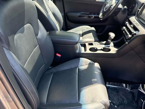Used 2019 Kia Sportage EX w/ Option Group 040 AWD/4WD image 9