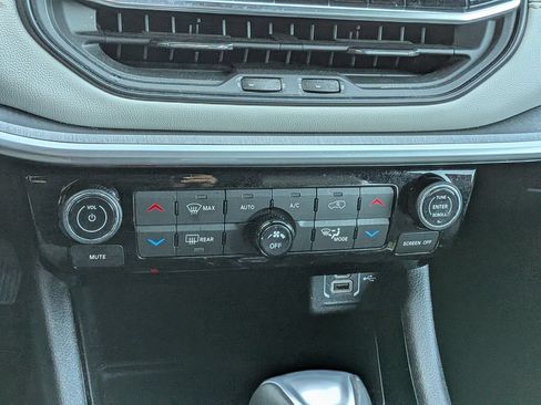 Used 2024 Jeep Compass Limited w/ Mopar Graphics Package AWD/4WD image 15