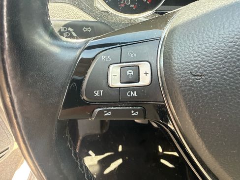 Used 2017 Volkswagen Jetta SEL FWD image 19