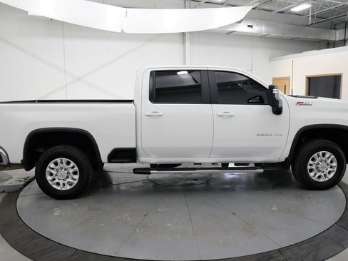 Used 2025 Chevrolet Silverado 2500 LT AWD/4WD image 8