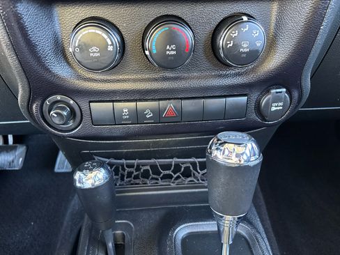 Used 2016 Jeep Wrangler Unlimited Sport w/ Quick Order Package 24S image 17